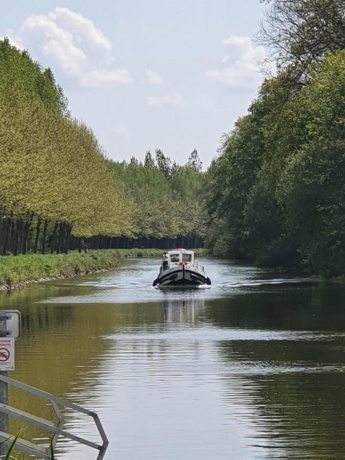 Aux Lits Du Canal โฌสแล็ง ภายนอก รูปภาพ